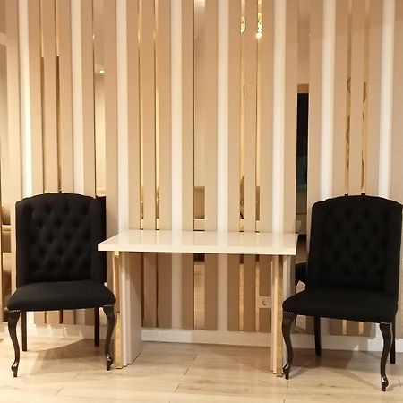 Elegant Suite - Titan Park Bukarest Exteriör bild