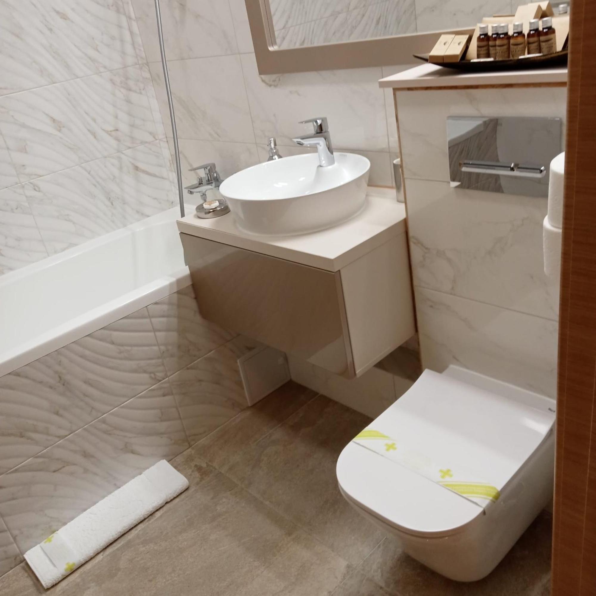 Elegant Suite - Titan Park Bukarest Exteriör bild