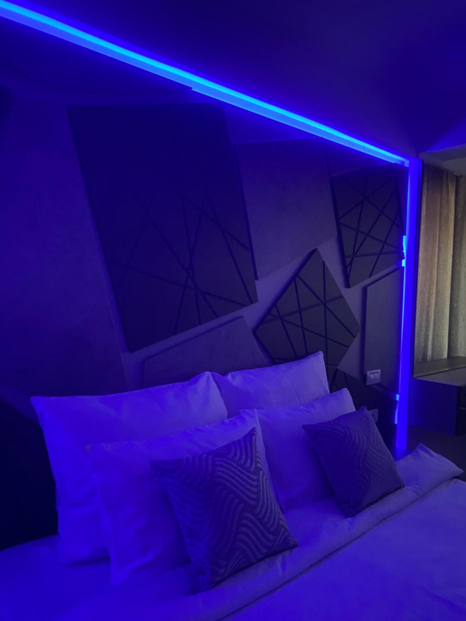 Elegant Suite - Titan Park Bukarest Exteriör bild